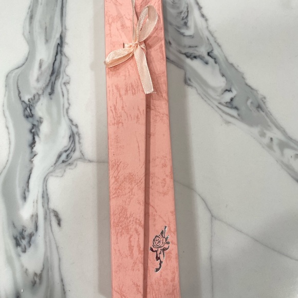 Elegant Pearl Necklace plus free earrings - Picture 2 of 4